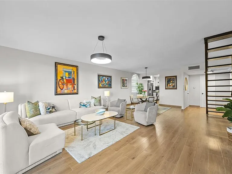 16 Carrian Ct #43 — Photo 4