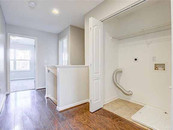 3rd image of 9201 Great Lakes Cir