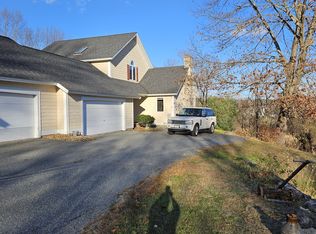 104 Stage Rd #B, Hampstead, NH 03841