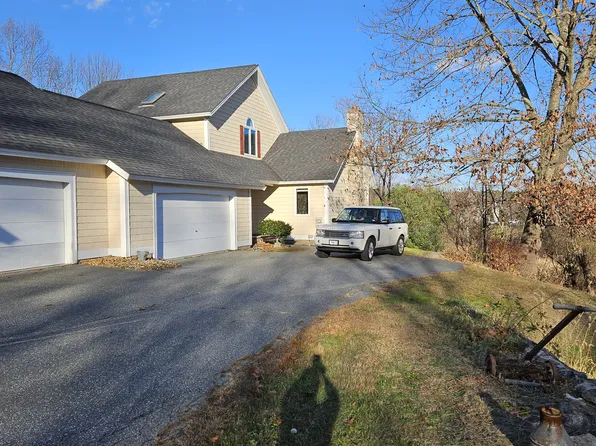 104 Stage Rd, Hampstead, NH 03841