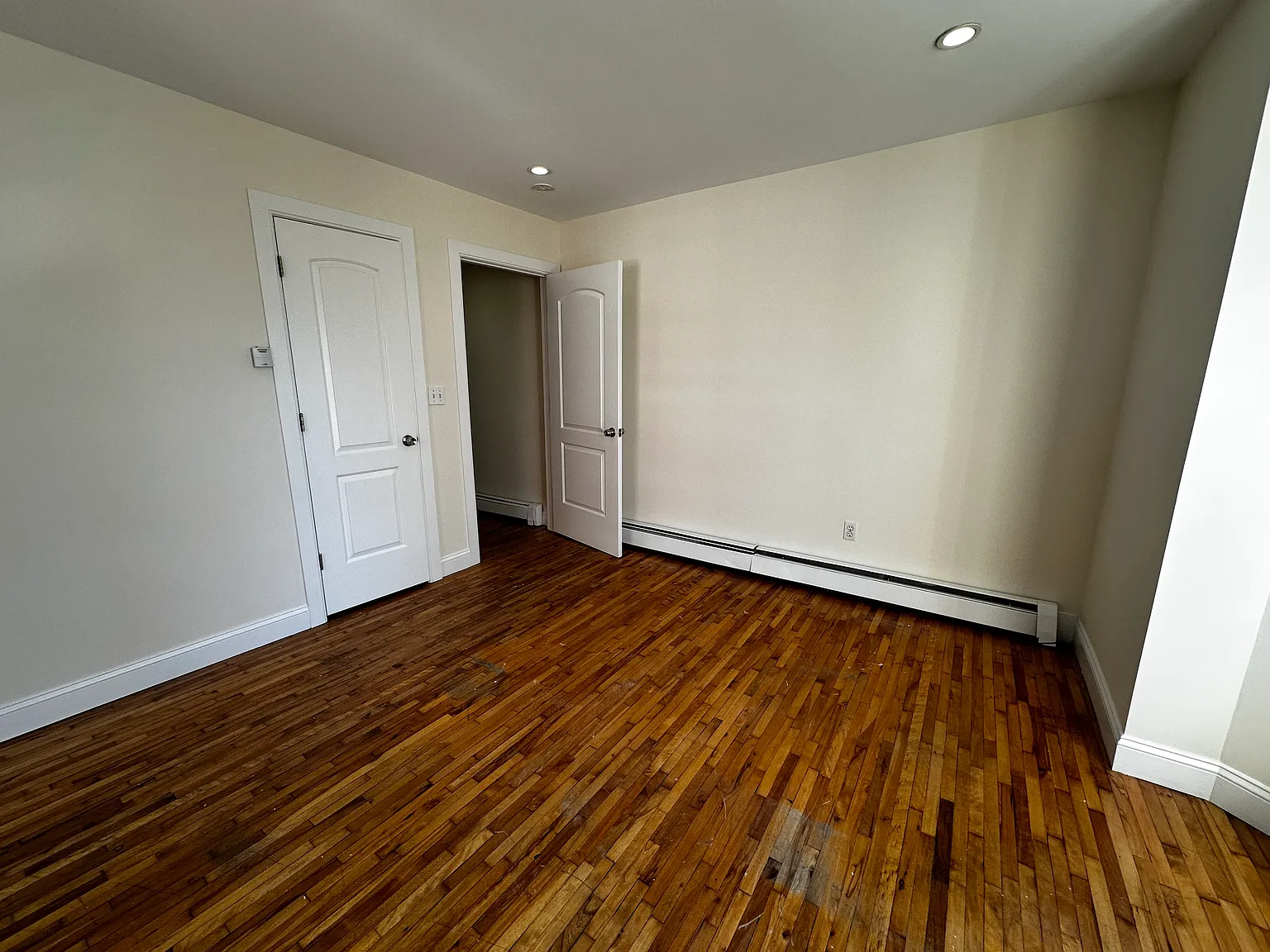 2 bed, 850 sqft, $2,495 — Photo 2
