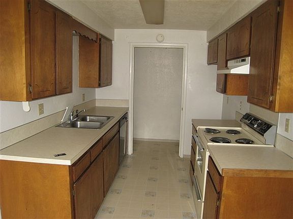 3rd image of 246/248 Sunny Ln