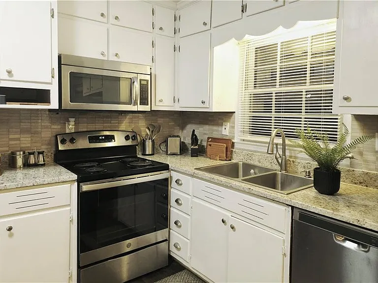 1499 Hammack Dr — Photo 19