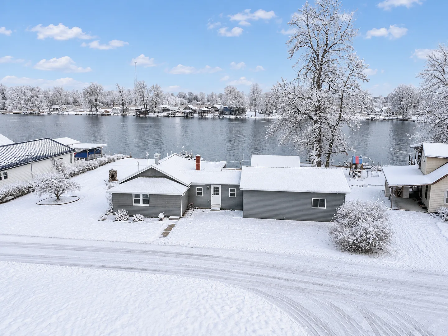 Winter Waterfront Retreat at Indian Lake | Fully Furnished 4BR | OctoberMarch Lease — Photo 4