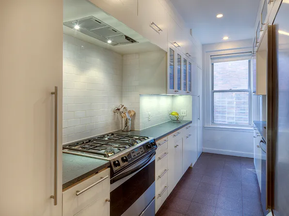 150 East 49th Street image 1 of 4