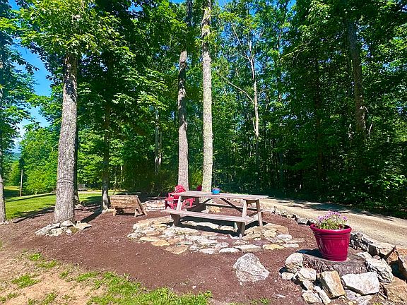 4th image of 280 Oak Ridge Dr