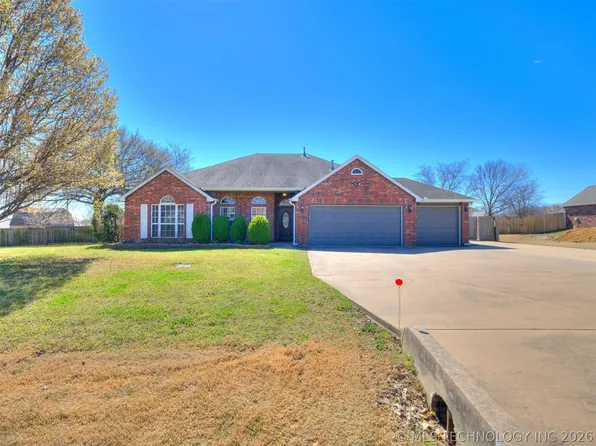 8916 E 105th St N, Owasso, OK 74055