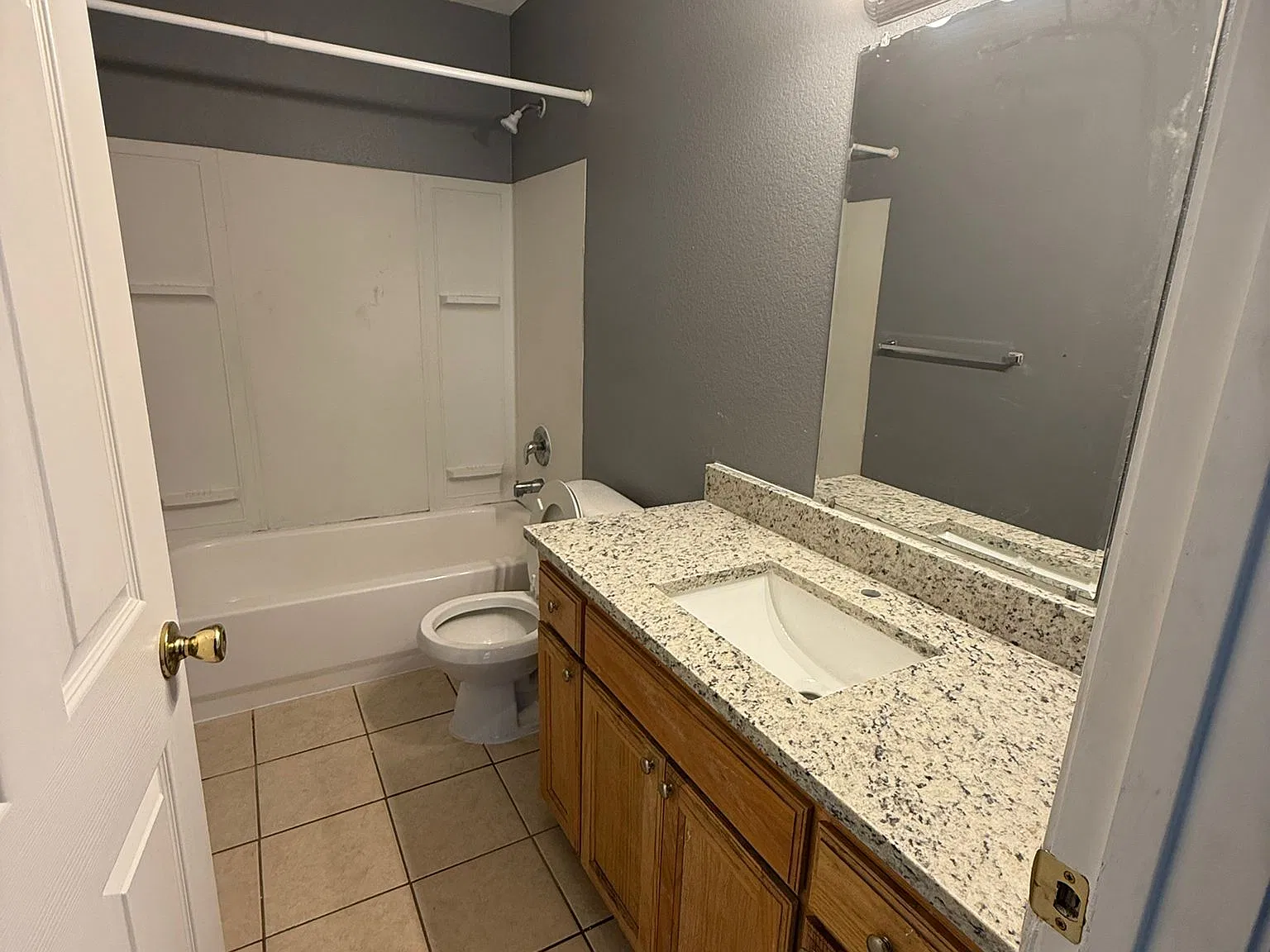 3 bed, 1200 sqft, $1,500 — Photo 2