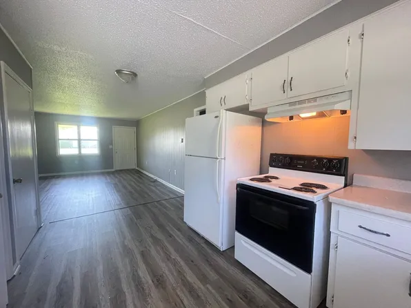 5423 S Hutchinson Ave #E2, Brookline, MO 65619