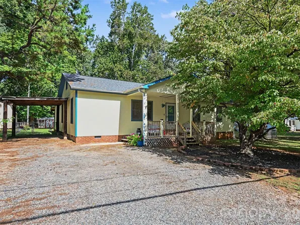 3917 Lake Rd, Charlotte, NC 28269