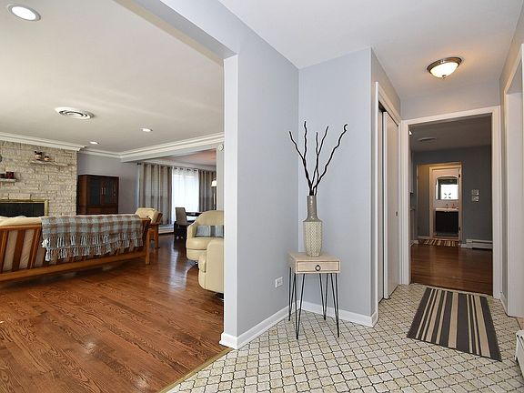 3rd image of 9232 Kedvale Ave