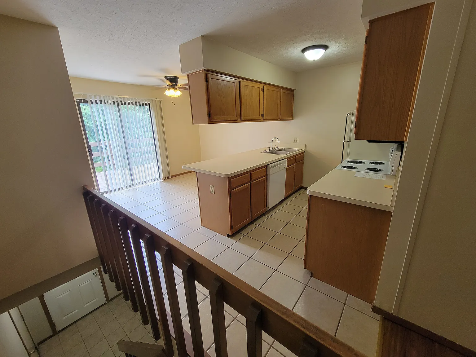 4 bed, 1600 sqft, $500 — Photo 3