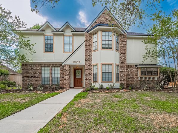 1307 Morton League Rd, Richmond, TX 77406