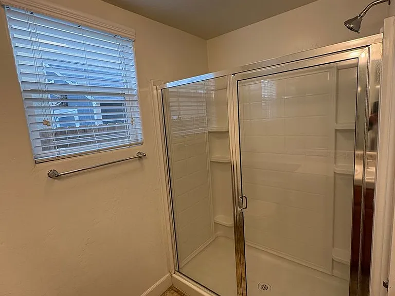 3116 W Buena Vista Ave — Photo 14