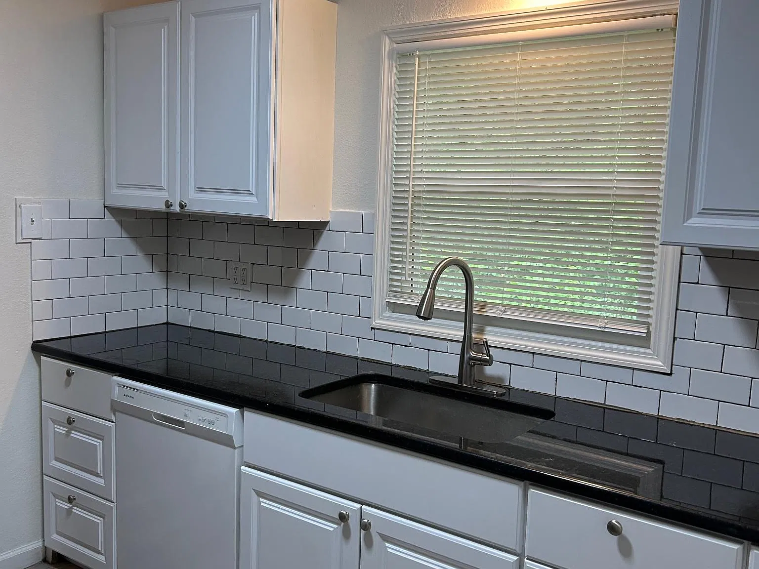 2 bed, 792 sqft, $1,300 — Photo 3