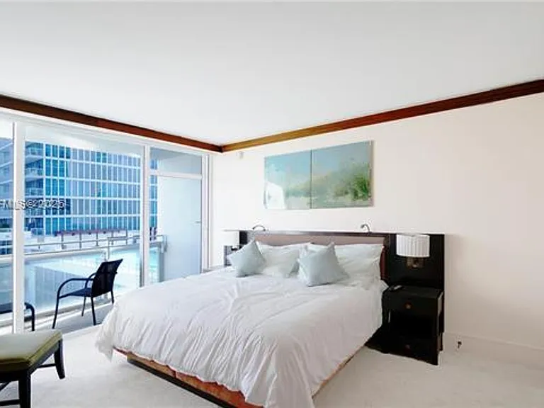 6801 Collins Avenue Cu #710 — Photo 1