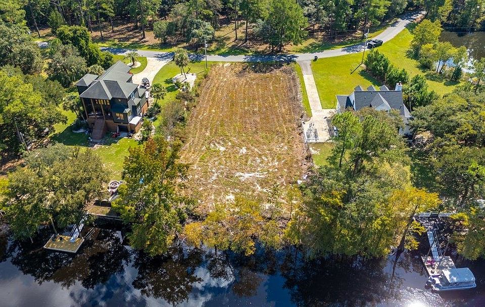 1st image of 1760 Gray Oaks Dr.