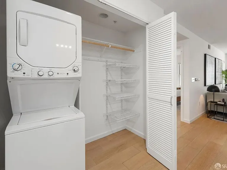 1880 Steiner St #208 — Photo 15