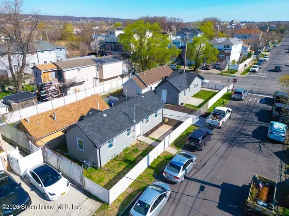 566 Hunter Ave, Staten Island, NY 10306