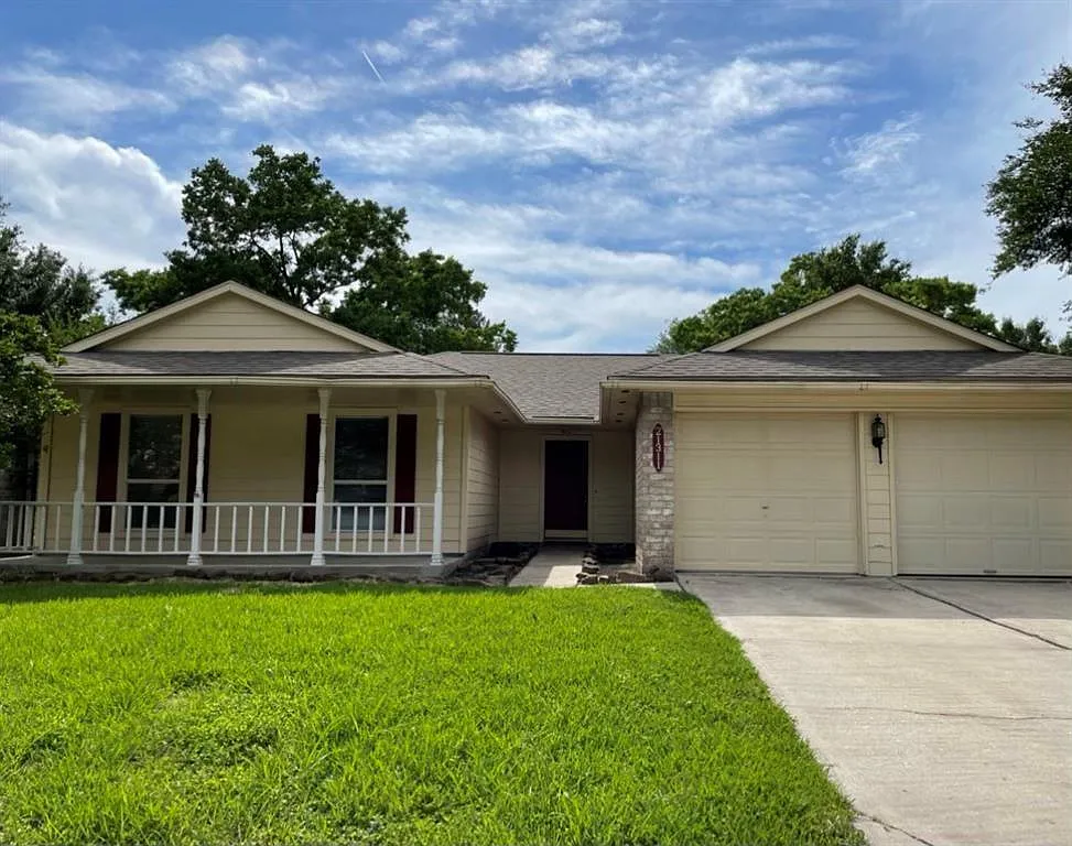 3 bed, 2.0 bath, 1645 sqft, $1,850 — Photo 1