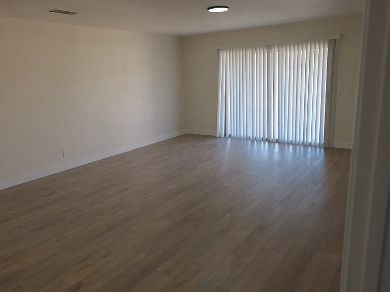20997 Pine Ridge Ave #2 — Photo 19