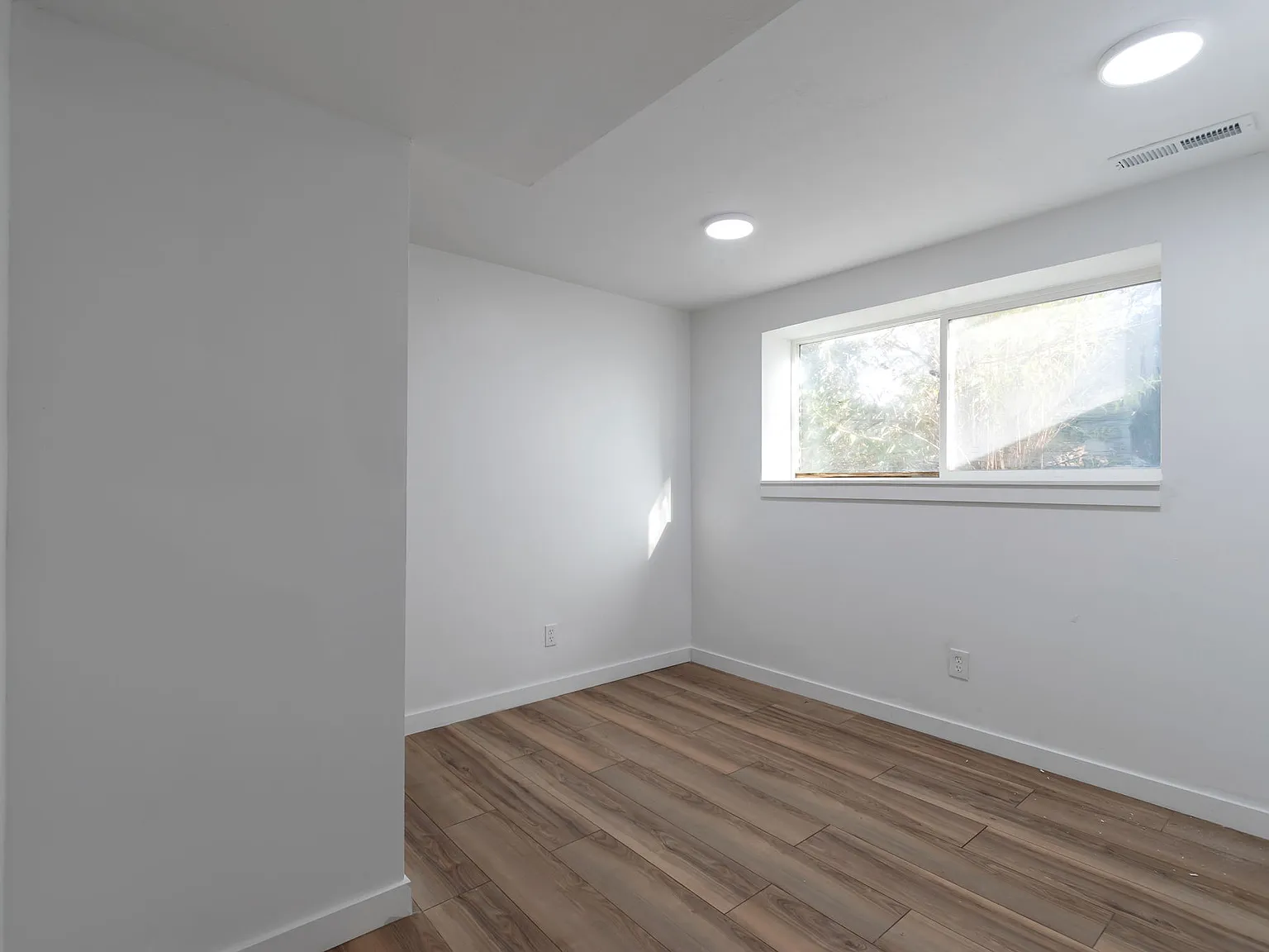 2 bed, 1041 sqft, $1,400 — Photo 2
