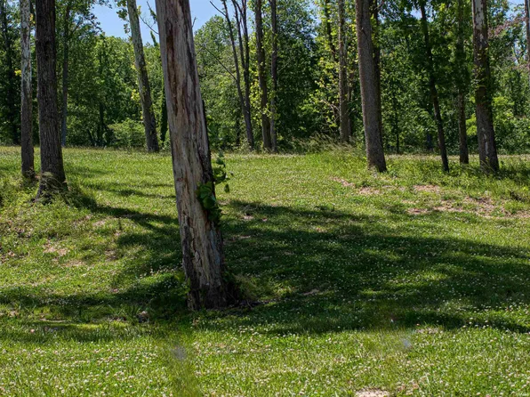 4487 Fairway View Dr, Boonville, IN 47601