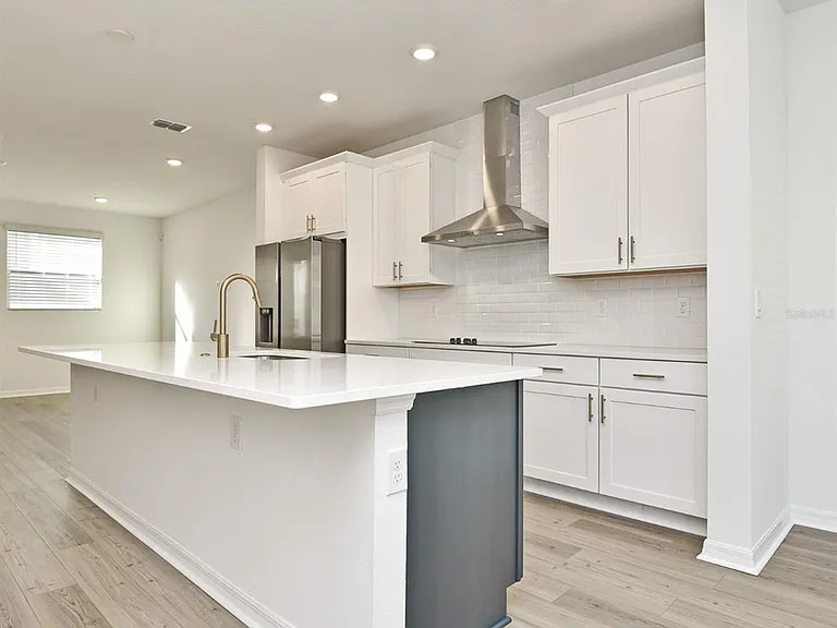 2948 Voyager Ave — Photo 6