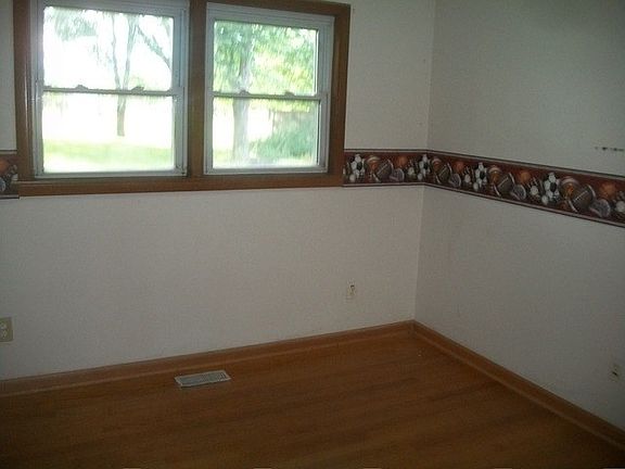 5th image of 23354 Wentworth Ave