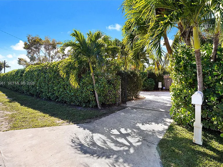 212 SW 1st Ave — Photo 45