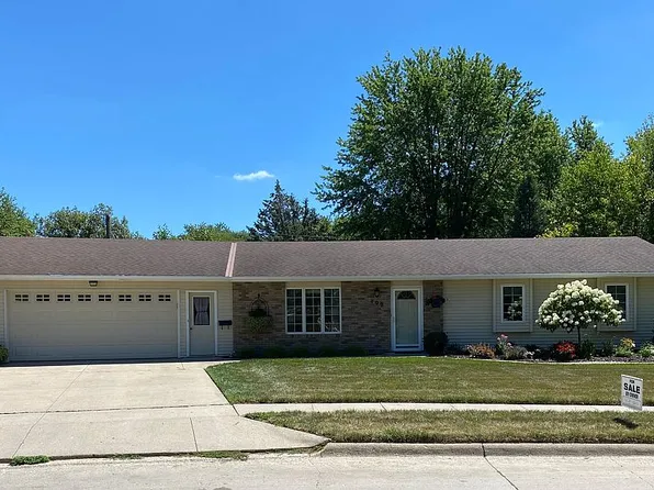 409 Southdale Dr, Carroll, IA 51401