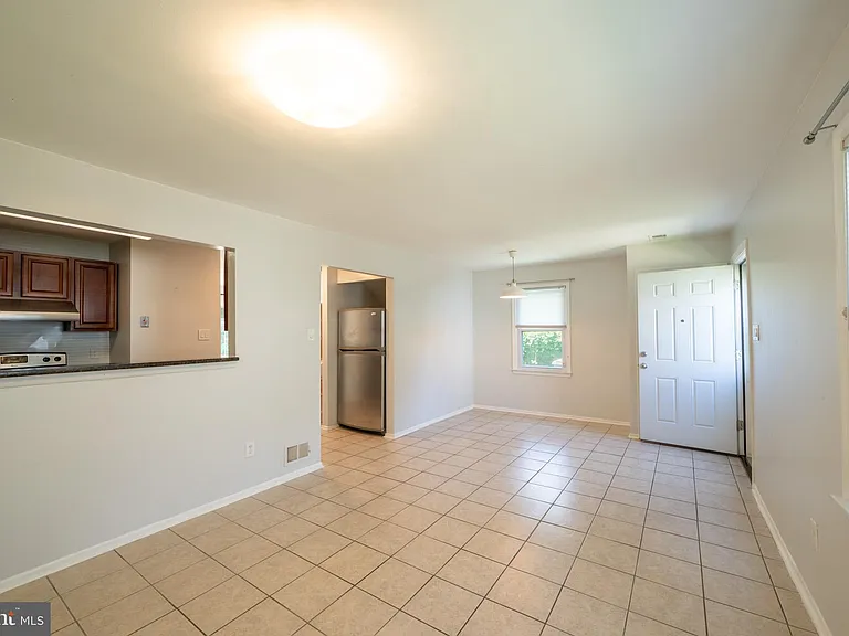 9572 Inverary Ct — Photo 7