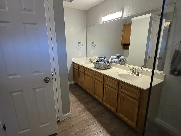 Main bathroom
