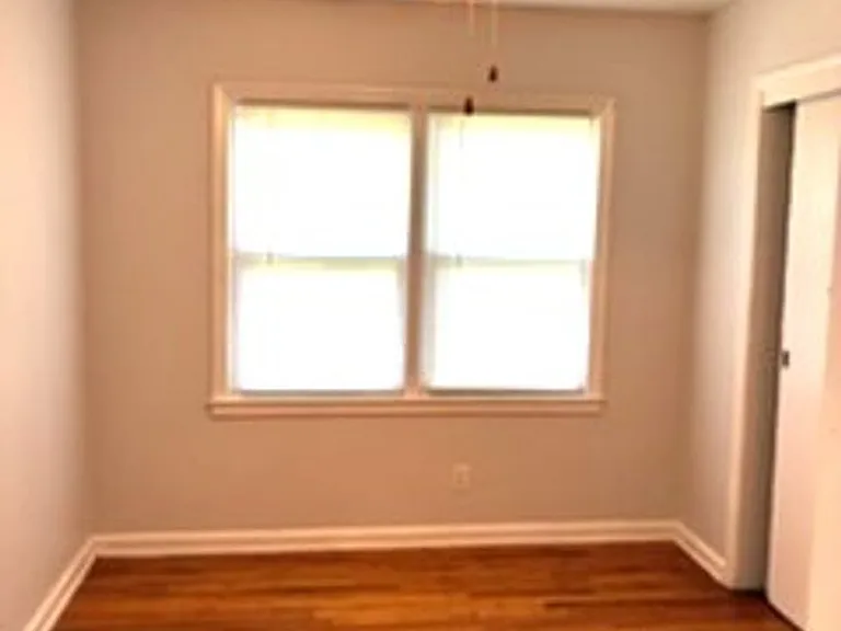 275 Nightingale Dr — Photo 4