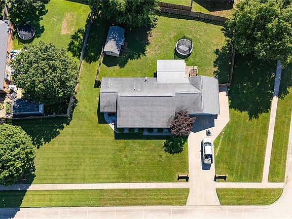 2nd image of 212 Foust Dr