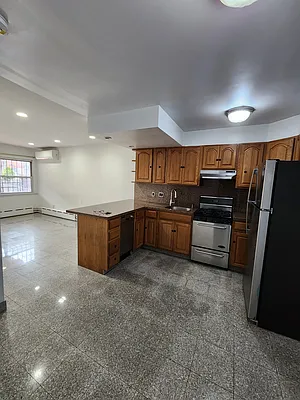 Rented by Bouklis Group | media 2