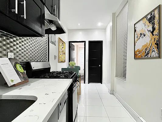4th image of 118 W 109th St #2EE