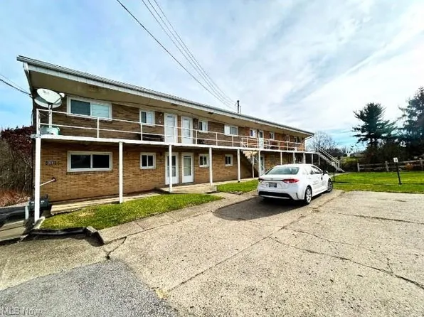 301 Main St APT 3, Follansbee, WV 26037