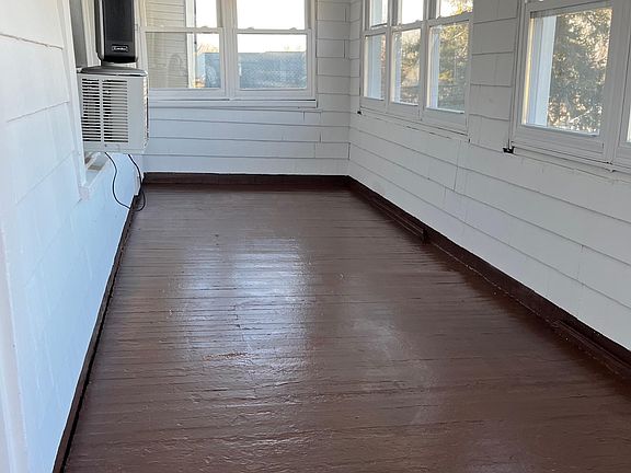 3rd image of 81 Lane Ave APT 2