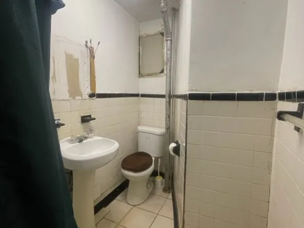 438 Jefferson Avenue image 4 of 12