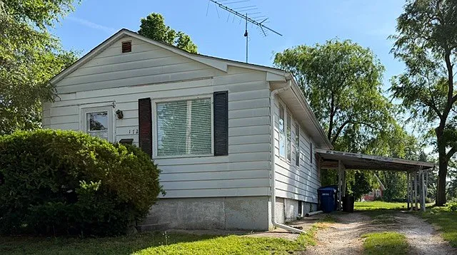 172 Oak Dr — Photo 1