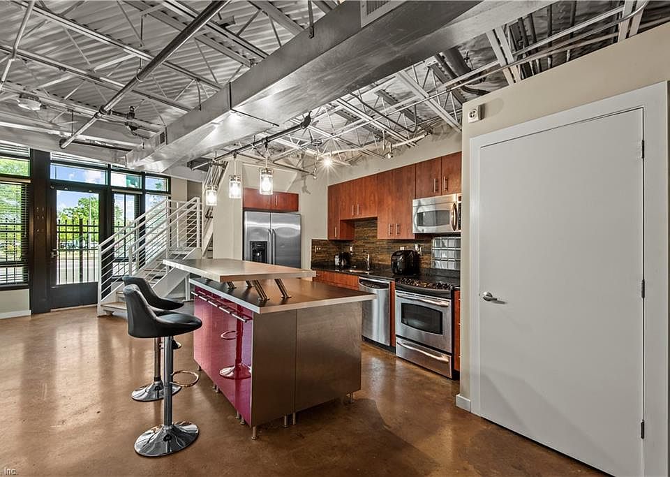 1st image of 415 Saint Pauls Blvd Unit 102
