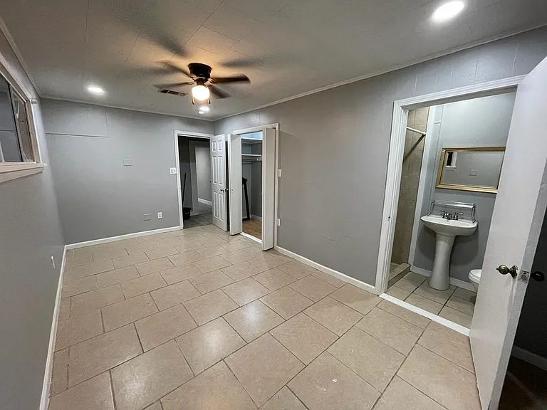1050 Desoto St — Photo 14