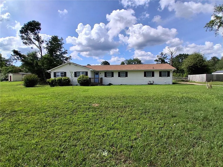 2275 Briarwood Dr SW — Photo 2