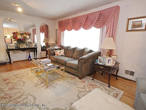 2nd image of 54 Alysia Ct