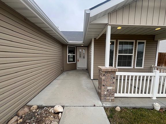 2nd image of 33 N Amanda Dr
