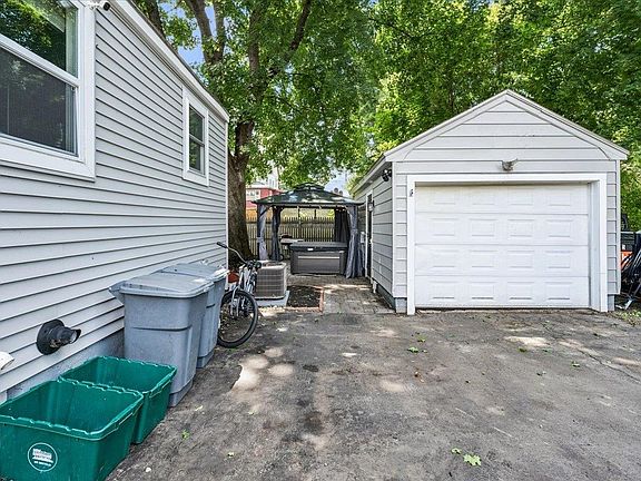 3rd image of 44 Allison Street