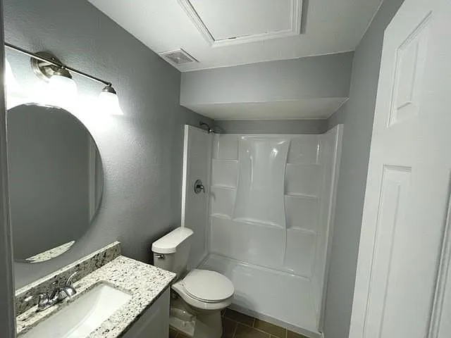 705 Harland Ct — Photo 7