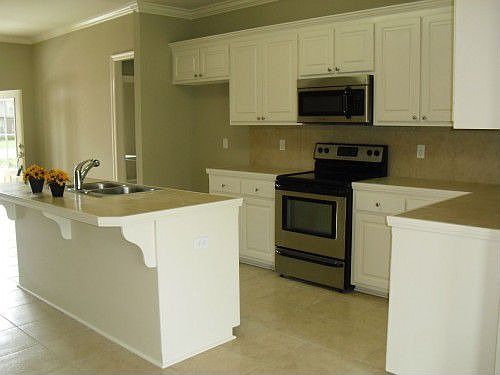 1st image of 402 E Great Heaven Ave