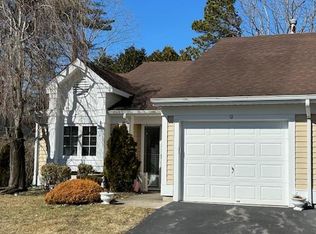 12 Sayville Ct, Ridge, NY 11961